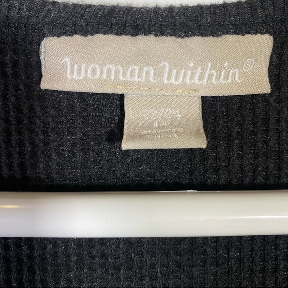 Woman Within plus size 1X (22/24) thermal oversized floral embroidered top - Picture 8 of 9